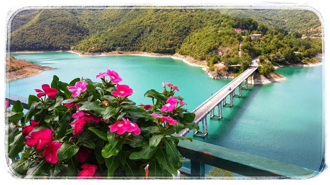 La Terrazza Sul Lago Turano Castel di Tora Εξωτερικό φωτογραφία