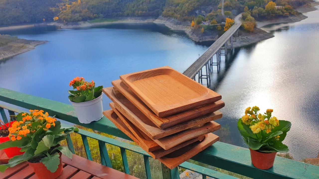 La Terrazza Sul Lago Turano Castel di Tora Εξωτερικό φωτογραφία