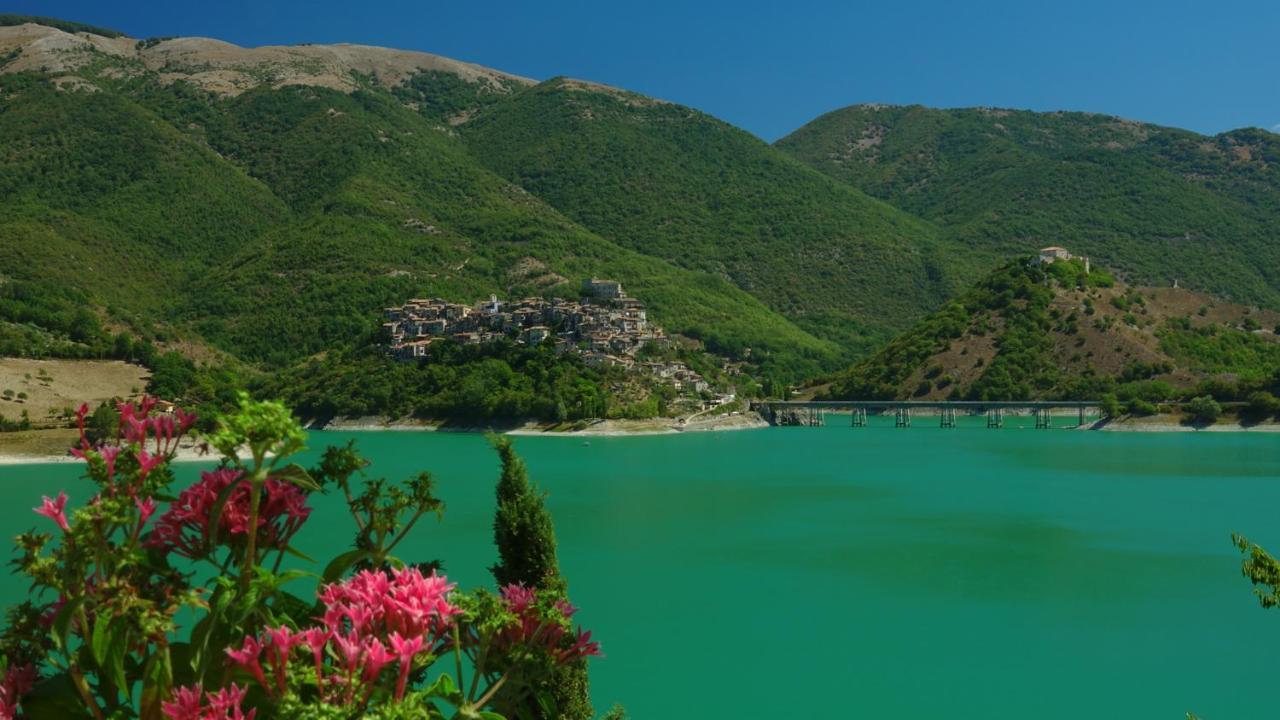 La Terrazza Sul Lago Turano Castel di Tora Εξωτερικό φωτογραφία