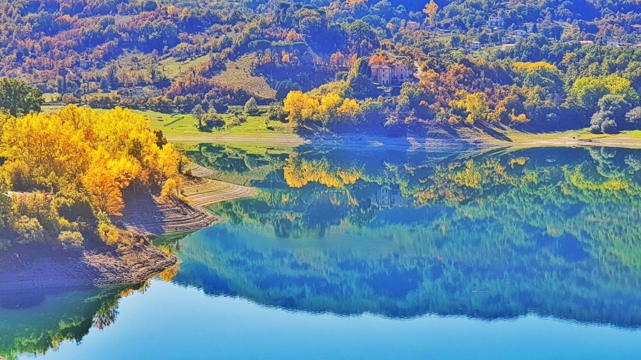 La Terrazza Sul Lago Turano Castel di Tora Εξωτερικό φωτογραφία
