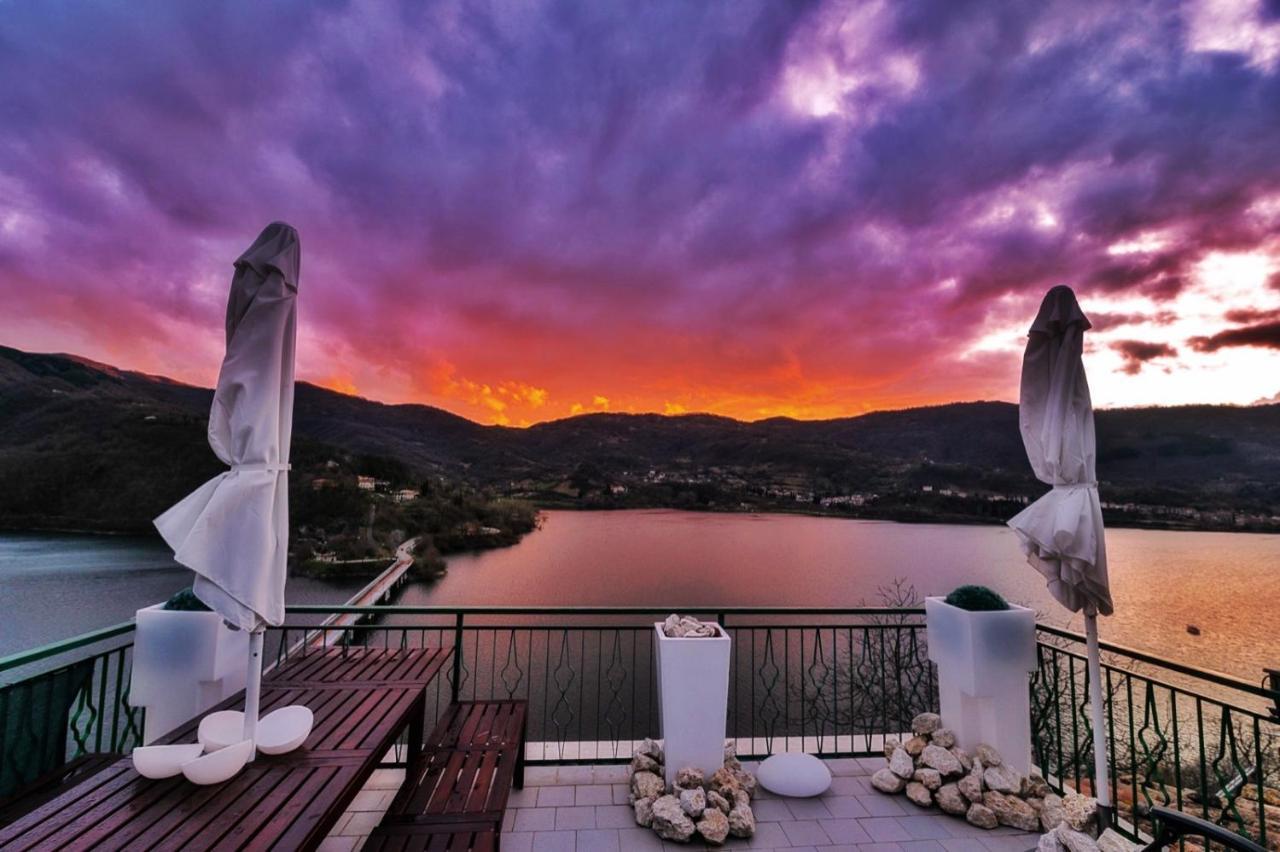 La Terrazza Sul Lago Turano Castel di Tora Εξωτερικό φωτογραφία