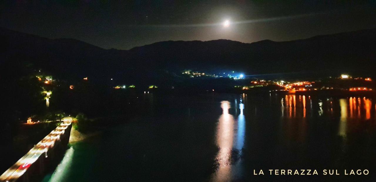 La Terrazza Sul Lago Turano Castel di Tora Εξωτερικό φωτογραφία