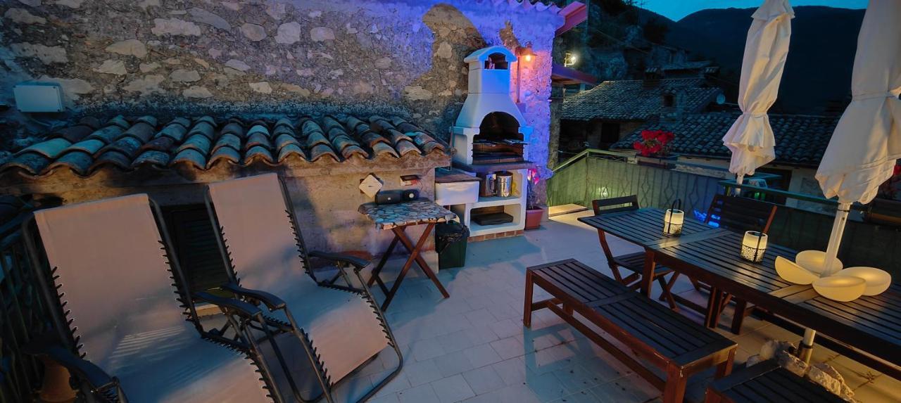 La Terrazza Sul Lago Turano Castel di Tora Εξωτερικό φωτογραφία