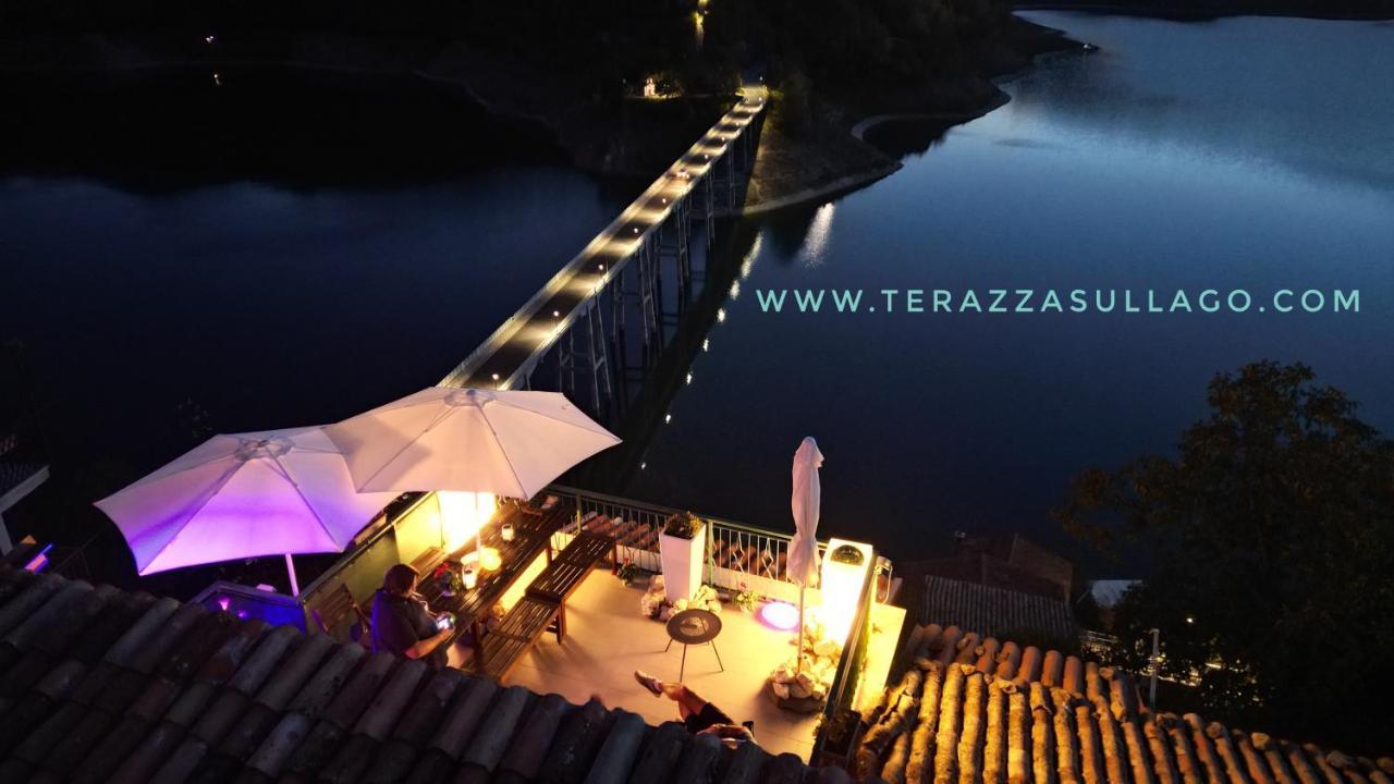 La Terrazza Sul Lago Turano Castel di Tora Εξωτερικό φωτογραφία