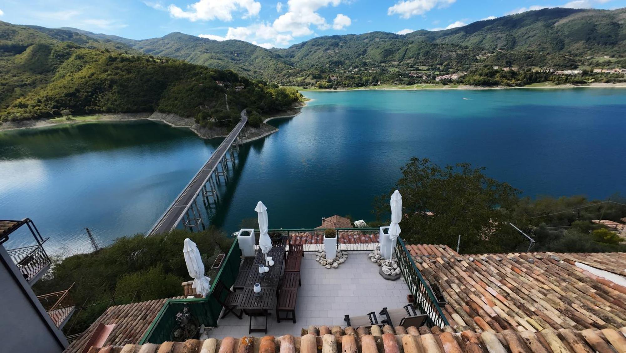 La Terrazza Sul Lago Turano Castel di Tora Εξωτερικό φωτογραφία